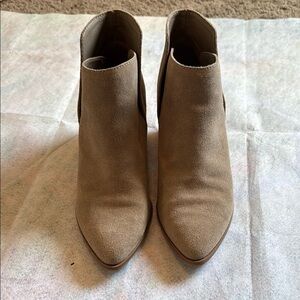Dolce Vita Women's Tan Suede Daine Bootie